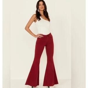 NEW! SHYANNE High Rise Flare Jeans in RED (31)